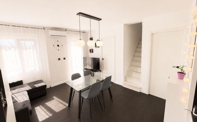 Resale - Bungalow -
Torrevieja - Carrefour
