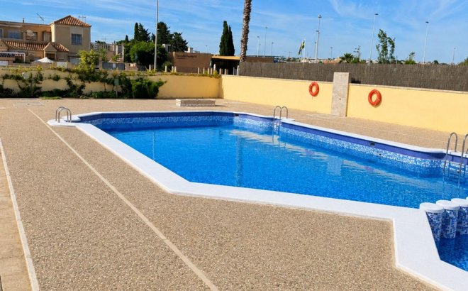 Resale - Bungalow -
Torrevieja - Carrefour