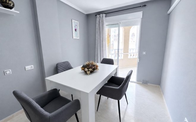 Resale - Apartment -
Torrevieja - Estacion De Autobuses