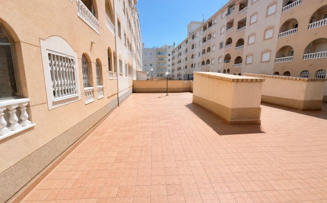 Resale - Apartment -
Torrevieja - Estacion De Autobuses