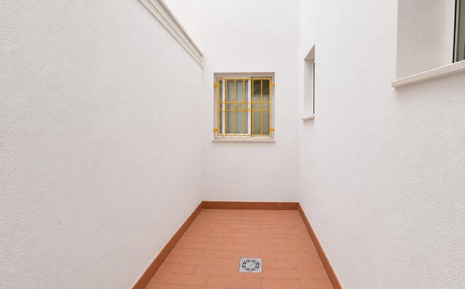 Resale - Apartment -
Torrevieja - Estacion De Autobuses