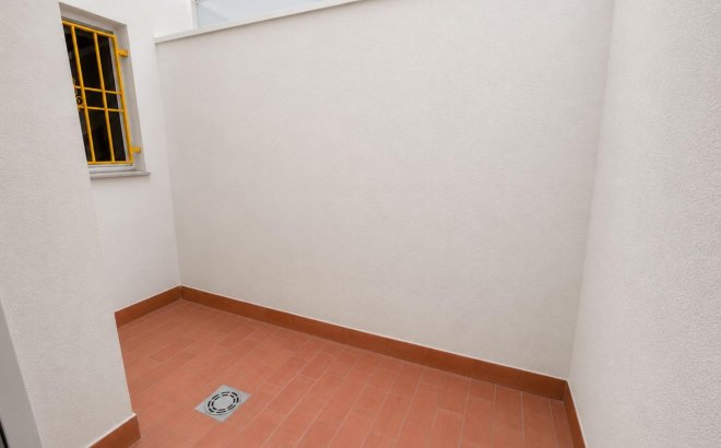 Resale - Apartment -
Torrevieja - Estacion De Autobuses