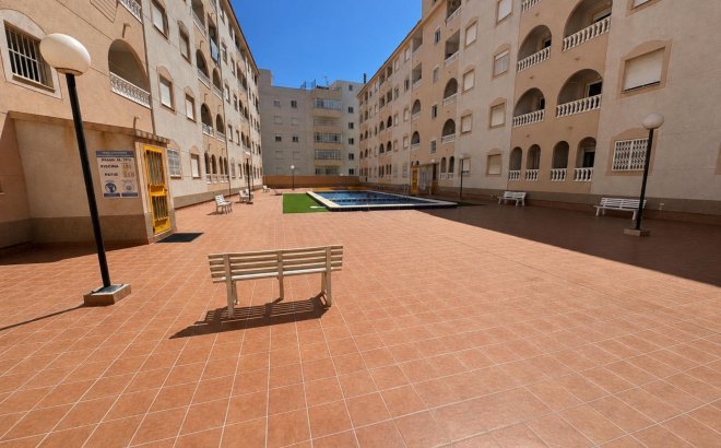 Resale - Apartment -
Torrevieja - Estacion De Autobuses