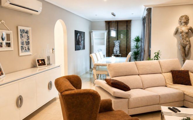 Resale - Villa -
Rojales - Inland