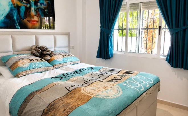 Resale - Villa -
Rojales - Inland