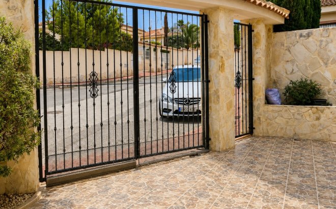 Resale - Villa -
Rojales - Inland