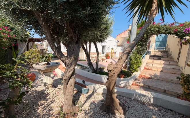 Resale - Villa -
Torremendo - Costa Blanca