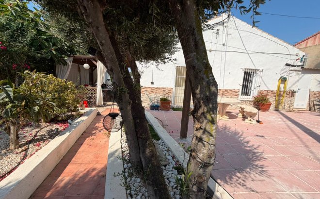 Resale - Villa -
Torremendo - Costa Blanca