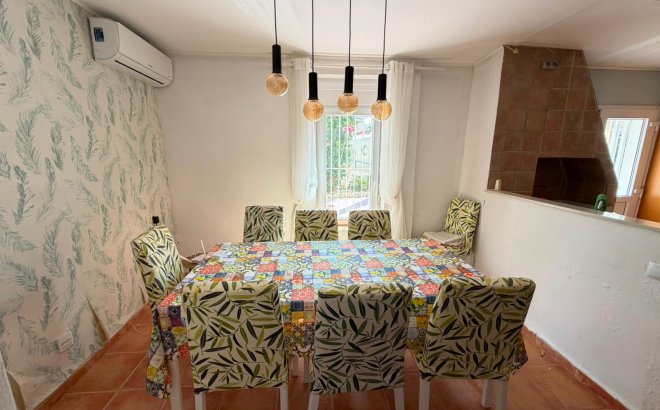 Resale - Villa -
Torremendo - Costa Blanca