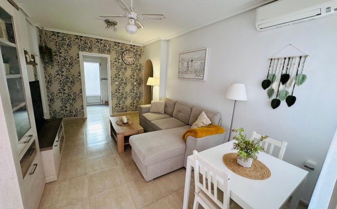 Resale - Villa -
Orihuela Costa - Los Altos