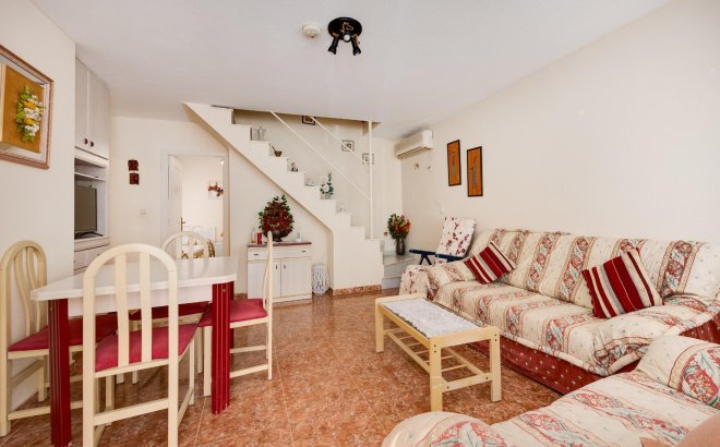 Resale - Villa -
Torrevieja - El Limonar