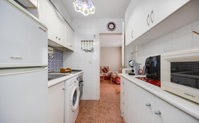 Resale - Villa -
Torrevieja - El Limonar