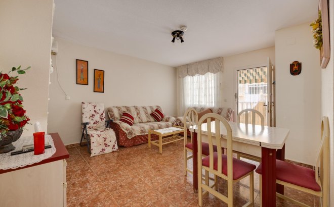 Resale - Villa -
Torrevieja - El Limonar