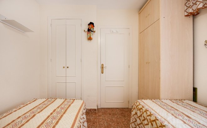 Resale - Villa -
Torrevieja - El Limonar