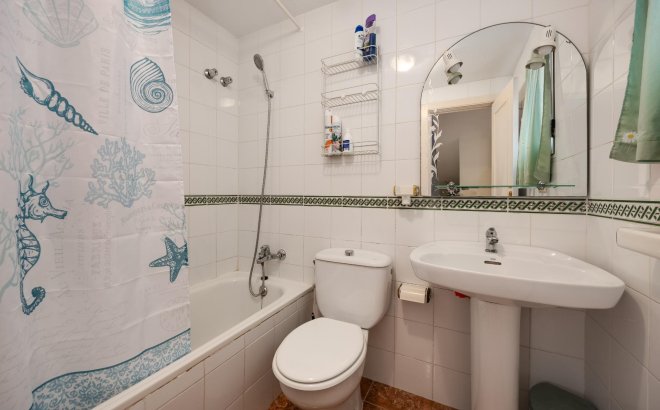Resale - Villa -
Torrevieja - El Limonar