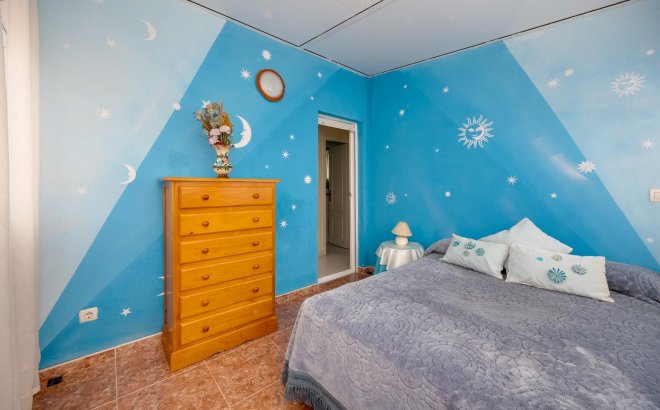 Resale - Villa -
Torrevieja - El Limonar