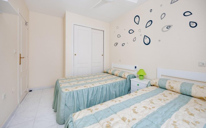 Resale - Villa -
Torrevieja - El Limonar
