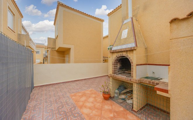 Resale - Villa -
Torrevieja - El Limonar