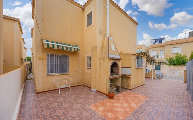 Resale - Villa -
Torrevieja - El Limonar
