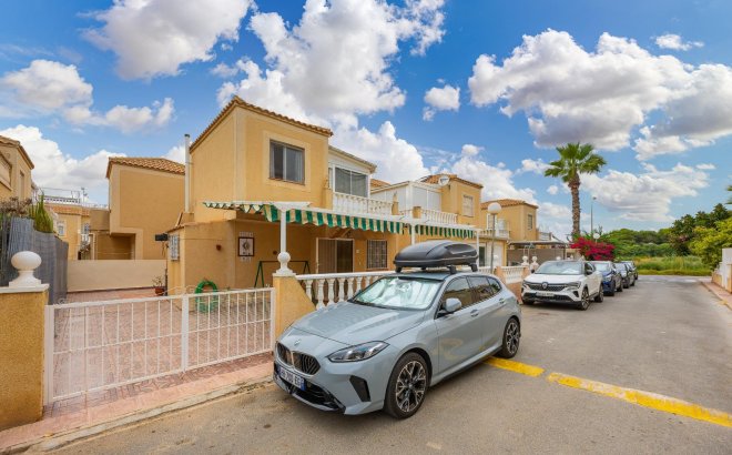 Resale - Villa -
Torrevieja - El Limonar