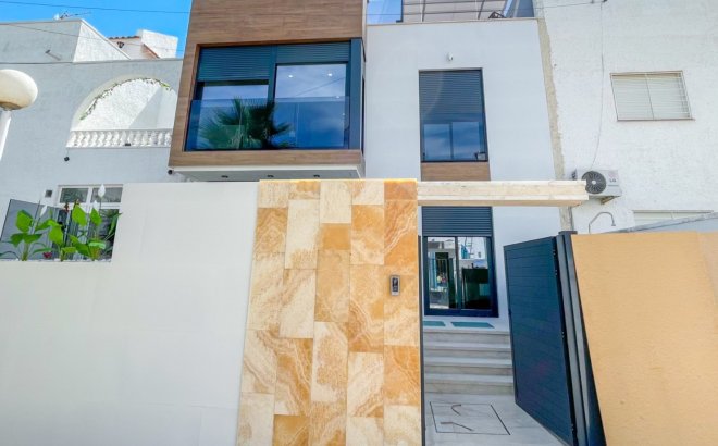 Revente - Town House -
Torrevieja - Costa Blanca