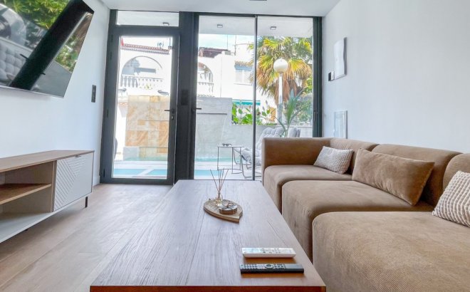 Revente - Town House -
Torrevieja - Costa Blanca