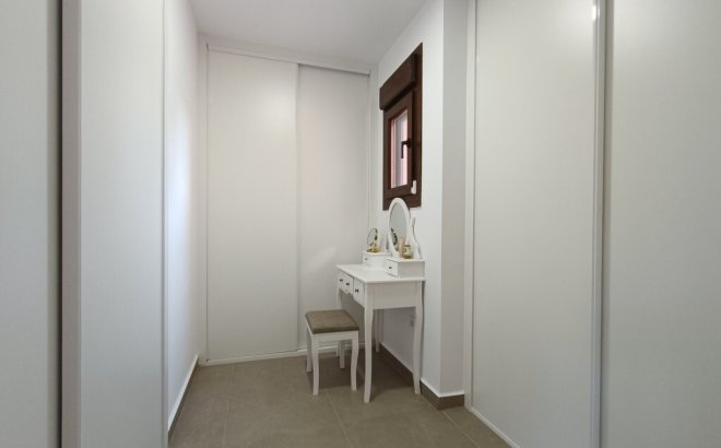 Resale - Villa -
Pilar de la Horadada - Pinar de Campoverde