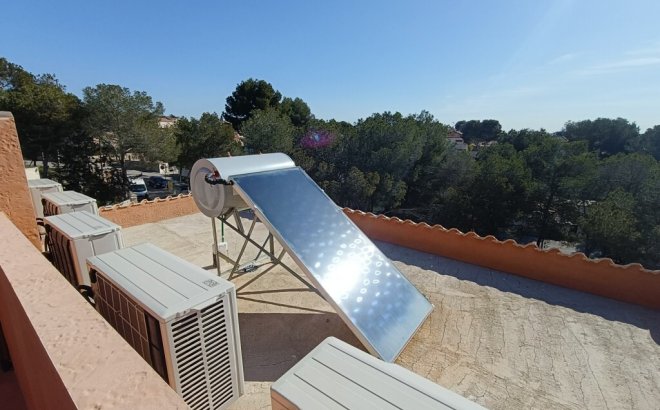 Resale - Villa -
Pilar de la Horadada - Pinar de Campoverde