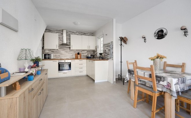 Resale - Bungalow -
Torrevieja - El Chaparral
