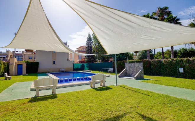 Resale - Bungalow -
Torrevieja - El Chaparral