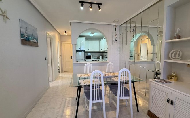 Resale - Bungalow -
Torrevieja - Punta Prima