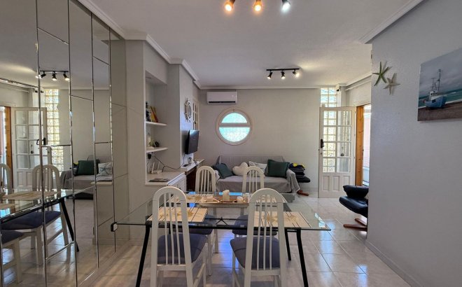 Resale - Bungalow -
Torrevieja - Punta Prima