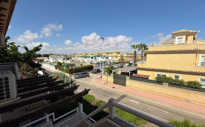 Resale - Bungalow -
Torrevieja - Punta Prima