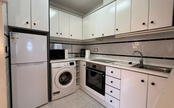 Resale - Bungalow -
Torrevieja - Punta Prima