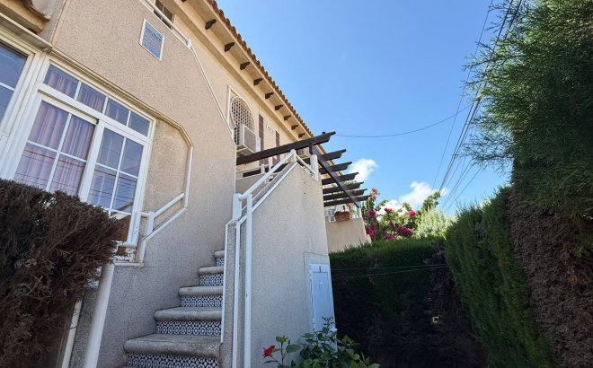 Resale - Bungalow -
Torrevieja - Punta Prima