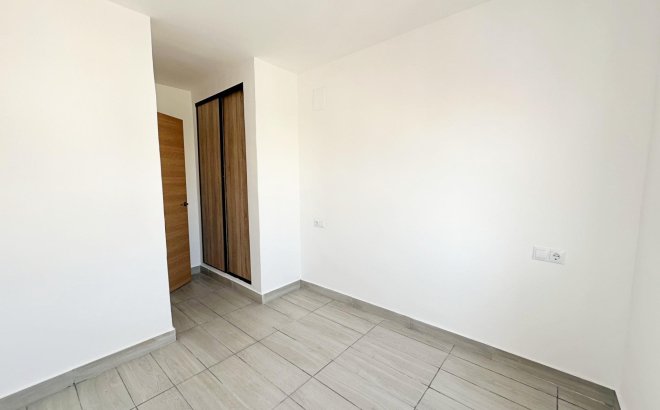 Resale - Apartment -
Torrevieja - Centro