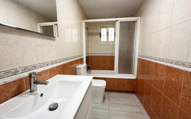 Resale - Apartment -
Torrevieja - Centro