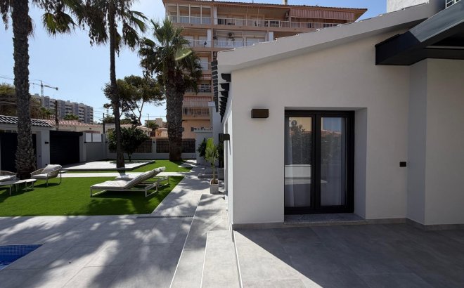 Resale - Villa -
Torrevieja - Punta Prima