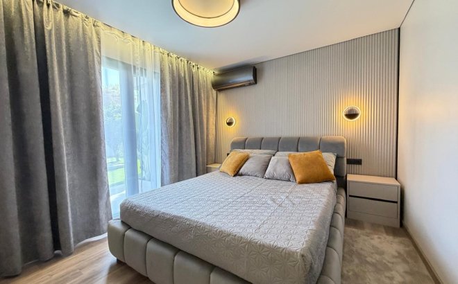 Resale - Villa -
Torrevieja - Punta Prima