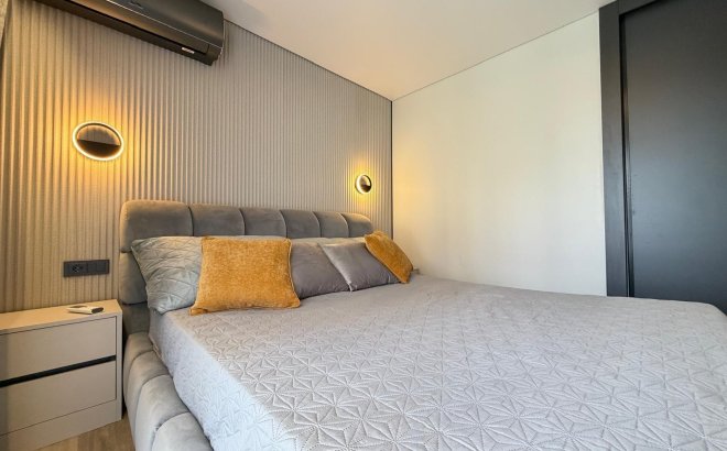 Resale - Villa -
Torrevieja - Punta Prima