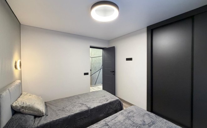 Resale - Villa -
Torrevieja - Punta Prima