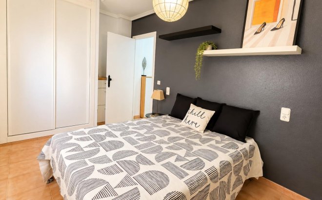 Revente - Appartement -
Torrevieja - Playa del Cura