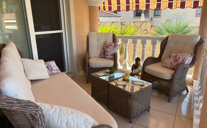 Resale - Villa -
Rojales - Inland