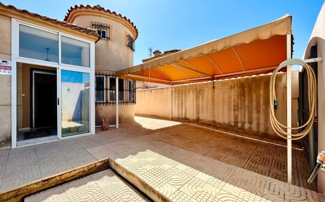 Resale - Villa -
Torrevieja - Costa Blanca