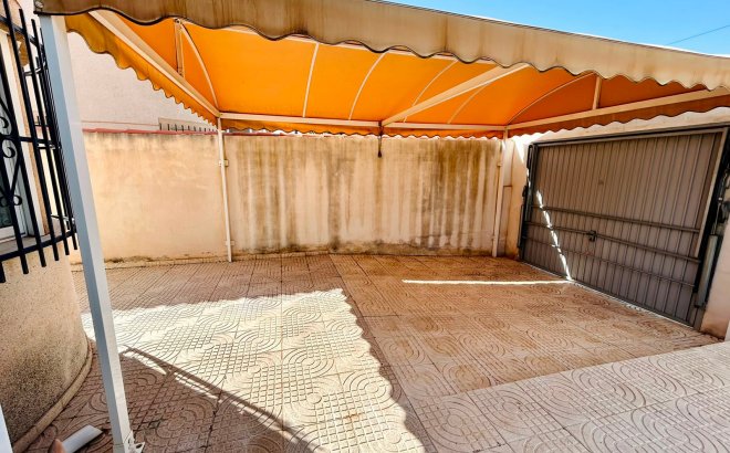 Resale - Villa -
Torrevieja - Costa Blanca