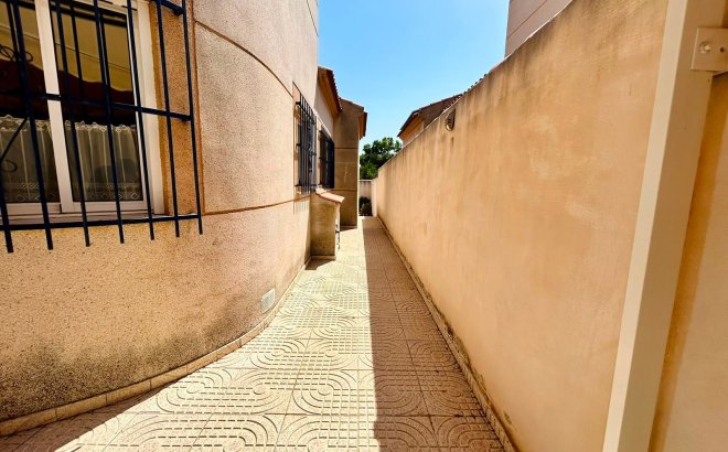 Resale - Villa -
Torrevieja - Costa Blanca