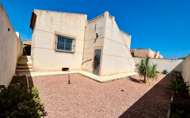 Resale - Villa -
Torrevieja - Costa Blanca