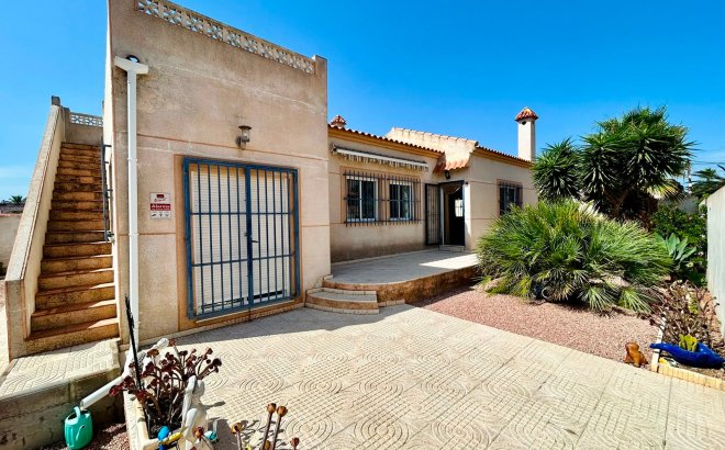 Resale - Villa -
Torrevieja - Costa Blanca