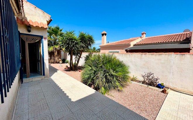 Resale - Villa -
Torrevieja - Costa Blanca