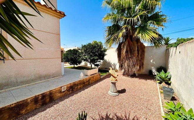 Resale - Villa -
Torrevieja - Costa Blanca